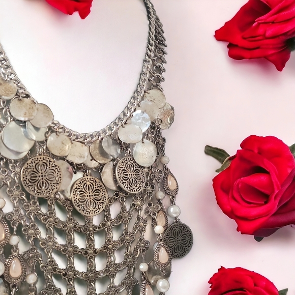 Coins statesmen/ Bib silver tone necklace - Picture 4 of 9